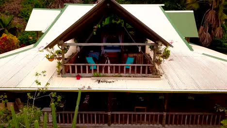 House-in-the-jungle-on-island,Seychelles-