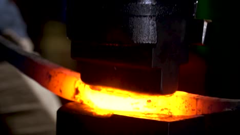 Blacksmith-Metal-Forging-In-120fps-Slow-Motion
