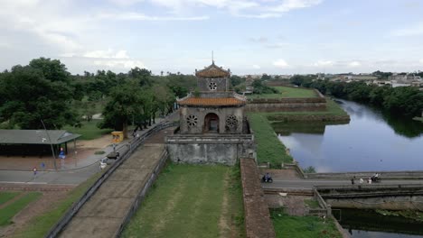 Aerial-footage-of-the-Imperial-City-in-Hué,-Vietnam