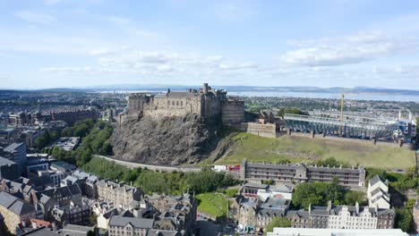 Ein-Einzigartiger-Blick-Auf-Edinburgh-Castle-Aus-Der-Luft