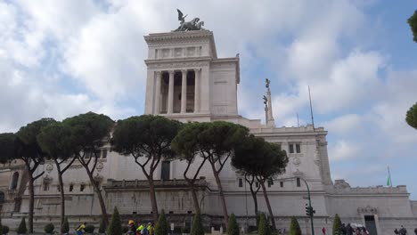 Side-view-of-Victor-Emmanuel-II-National-Monument-located-in-Rome,-capital-of-Italy