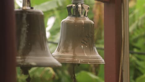 Glocken-Von-Der-Hms-Bounty-Auf-Der-Pitcairninsel