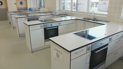 Cooking-islands-in-a-classroom