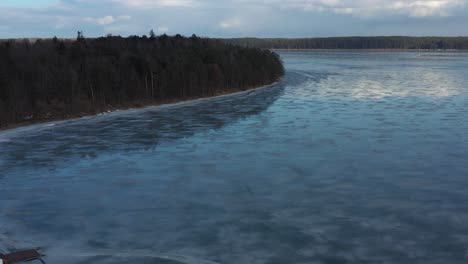 Frozen-Kaunas-sea