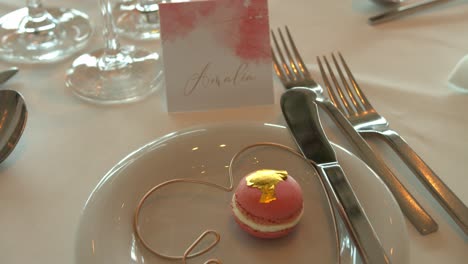 Wedding-desert-dinner-plate-with-beautiful-gold-and-pink-design