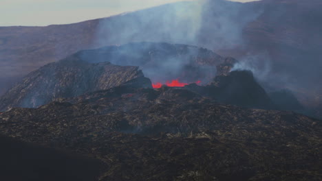 Magma-eruption-from-the-crater