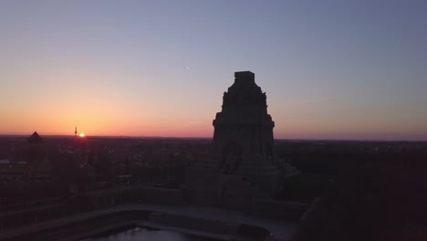 Aerial-timelapse-of-Monument-of-the-Battle-of-Nations-during-sunrise