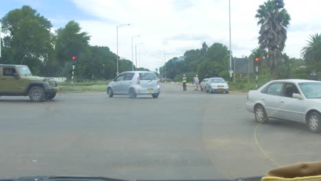 Eine-Belebte-Verkehrskreuzung-In-Simbabwe,-Afrika,-Statische-Aufnahme