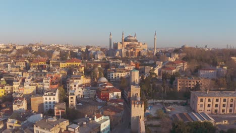 Drohnenvideo-Von-Istanbul-Türkei-In-Der-Gegend-Von-Sultanahmet-Mit-Touristischen-Moscheen