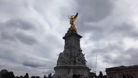 Hyperlapse-of-Queen-Victoria-Memorial-designed-by-Thomas-Brock-and-located-at-the-end-of-The-Mall-in-london-and-near-Buckingham-Palace