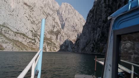 Albania-Lago-Komani---Ferry-A-Valbona