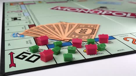 Monopoly-Dinero-Y-Casa-Tiro-Deslizante-Macro-Suave