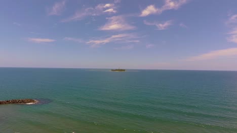watching-from-a-drone-the-islands-near-the-port-of-Veracruz-awakens-the-imagination-and-the-pirate-spirit