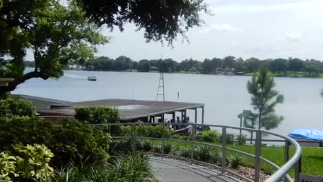 Mid-afternoon-at-Lake-Killarney-located-in-the-heart-of-downtown-Winter-Park,-Florida-