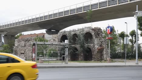 Zeitlupe:ruinen-Der-Alten-Galata-mauern-Oder-Mauern-Von-Konstantinopel-In-Istanbul,-Türkei