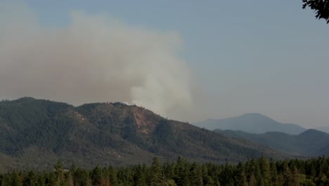 wide-view-wildfire-smoke-plume