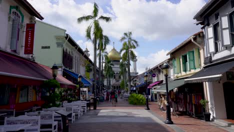 Sultan-Mosque-or-Masjid-Sultan-located-within-Kampong-Glam-precinct,-Singapore