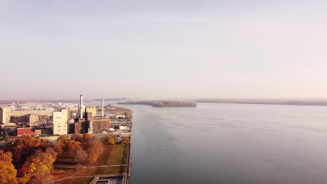 Detroit-River-Near-The-City-O-Wyandotte-Michigan-During-Autumn---Aerial-Drone-Shot