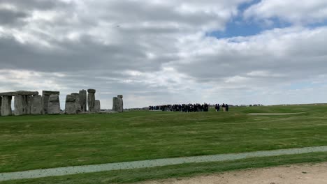 Stonehenge-is-one-of-the-most-famous-sites-in-the-world-and-is-a-UNESCO-World-Heritage-Site