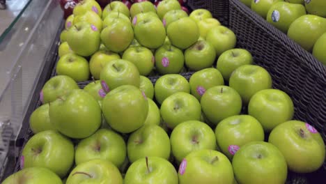 Fresh-apples-on-stall-in-supermarket-at-Central-Phuket-Foresta-Department-Store