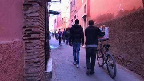 Pasear-Por-Los-Zocos-De-Marrakech