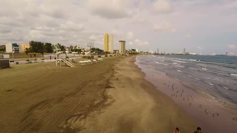 Boca-del-Rio-beach-is-calm-waiting-for-tourists