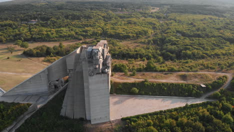 Aerial-drone-shot-of-the-Founders-of-the-Bulgarian-State-monument-in-Shumen,-Bulgaria