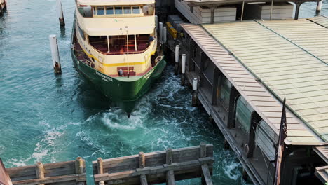 Boat-Revving-its-Engine-in-Sydney-Harbour