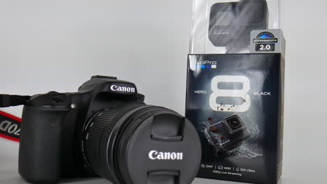 Dslr-Camera-vs-action-camera,-Canon-vs-Gopro,-tiny-vs-big-camera,-photo,-photography,-filmmaking