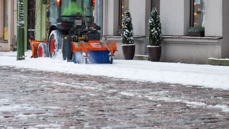 Schneepflug-Traktor-Reinigungspflaster-Für-Fußgänger