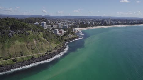 Scenic-View-Of-Burleigh-Headland-With-Rocky-Seacoast-In-The-City-of-Gold-Coast,-Queensland,-Australia