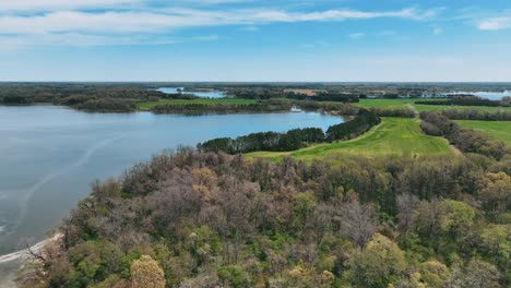 Green-Fields-And-Dense-Trees-At-Wye-Rivershore-In-Maryland,-United-States