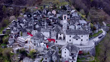 Luftaufnahme-Altes-Rustikales-Dorf-Corippo-Tessin-Schweiz