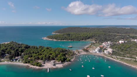 Ocean-Lagoon-on-Tropical-Adriatic-Sea-Bay-in-Croatia