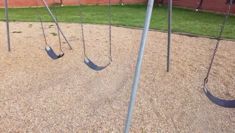 Empty-swings-in-the-park