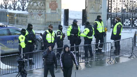 PPS-SPP-Parliament-of-Canada-police-officers-on-the-scene-of-a-protest