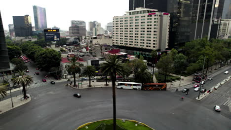 Shot-of-la-palma-roundbout-and-near-buildings-in-Paseo-de-la-Reforma-at-Mexico-city