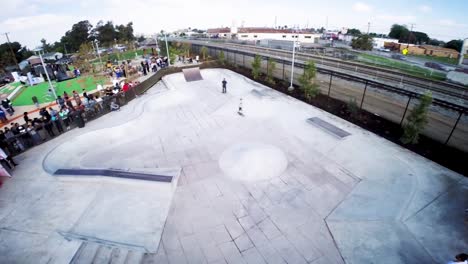 Skateboarder-In-Einer-Skatepark-Drohne