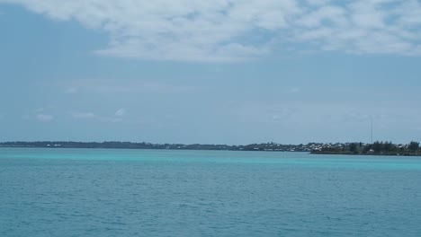 Bermuda-Fähre,-Die-Von-Hamilton-City-Zur-Royal-Naval-Dockyard-Fährt