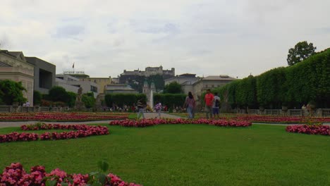 Mirabellgarten,-Barocker-Lustgarten-Im-Herzen-Der-Stadt-Salzburg