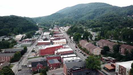 Aerial-moving-over-King-Street-in-Boone-NC