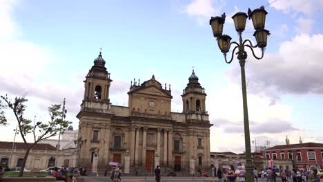 Guatemala-central-park-with-national-cathedral