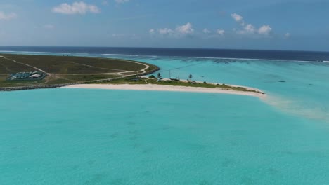 Tropical-paradise-white-sand-maldives-empty-beach