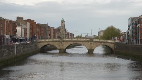 Mellows-Bridge-Located-In-Liffey-River-In-Dublin,-Ireland-On-A-Rainy-Weather