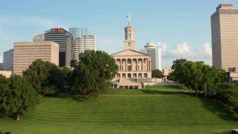 Edificio-Del-Capitolio-Del-Estado-De-Tennessee.-Horizonte-Urbano-De-La-Ciudad-De-Nashville
