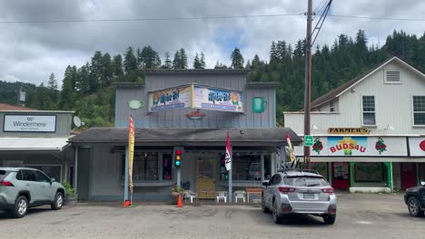 Straight-on-wide-shot-of-the-store-Alpha-Bit-in-Mapleton,-Oregon