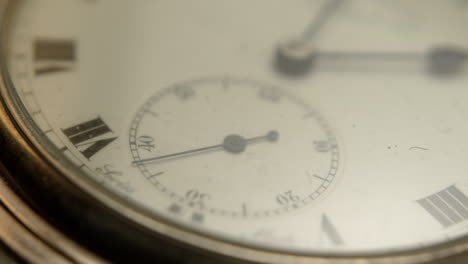 Antiguo-Reloj-De-Bolsillo-Segundero-Fabricado-En-Suiza