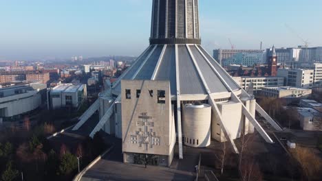 Liverpool-Catedral-Metropolitana-Contemporáneo-Ciudad-Famoso-Punto-De-Referencia-Aéreo-órbita-Derecho