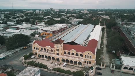 Rotational-view-of-train-station-in-Yucatan