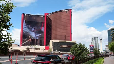 Resorts-World-and-downtown-Vegas-skyline